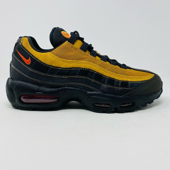 Nike Women’s Air Max 95 Essential Cosmic Clay - Picture 5 of 6